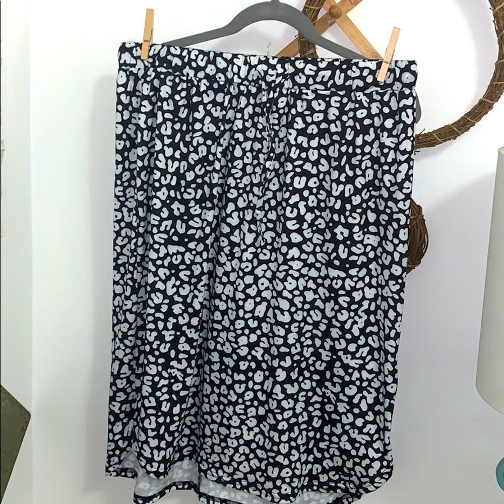 Tickled Teal Skirt 2X Plus Size Black White Leopard Animal Print Elastic Waist